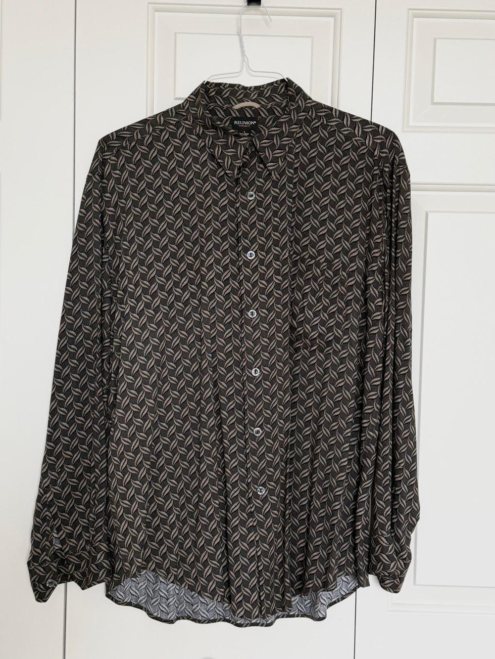 Vintage Reunion Leaf Pattern Long-Sleeve Button-Down Shirt